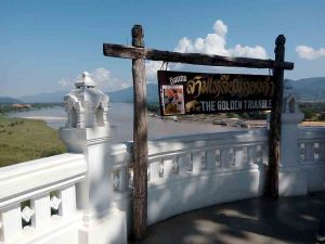 chiang rai - golden triangle sign with river view