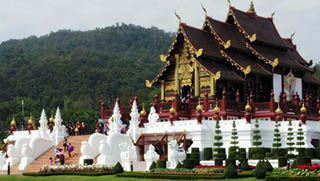 Chiang Mai Tours - Doi Suthep Royal Flora Ratchaphruek Temple