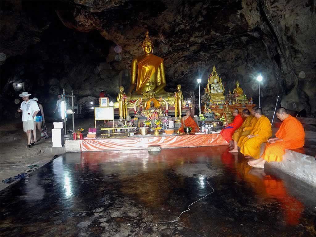 Tham krasae cave - Kanchanaburi