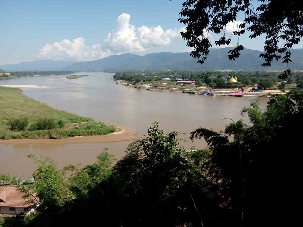 chiang rai - golden triangle river view