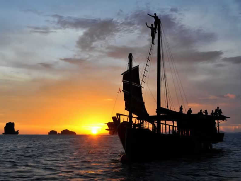 Krabi Sunset Cruise - Pla Luang at SUnset